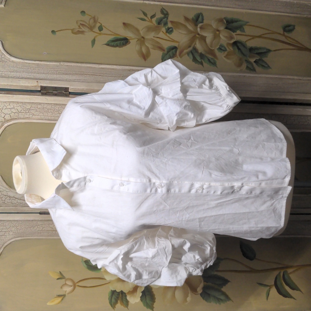 White  Pirate Lady Blouse with Gorgeous Ruffled sleeves XS